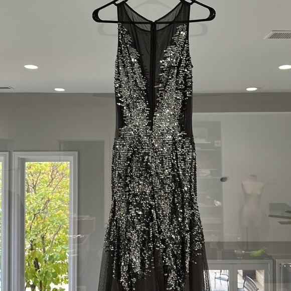 Basix Black Label Formal Gray/Silver Sheer Mesh Sequin Panel Gown - 0 - Picture 5 of 10